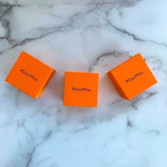 3D Solid Charcoal Gift Set - Picture 2 of 6